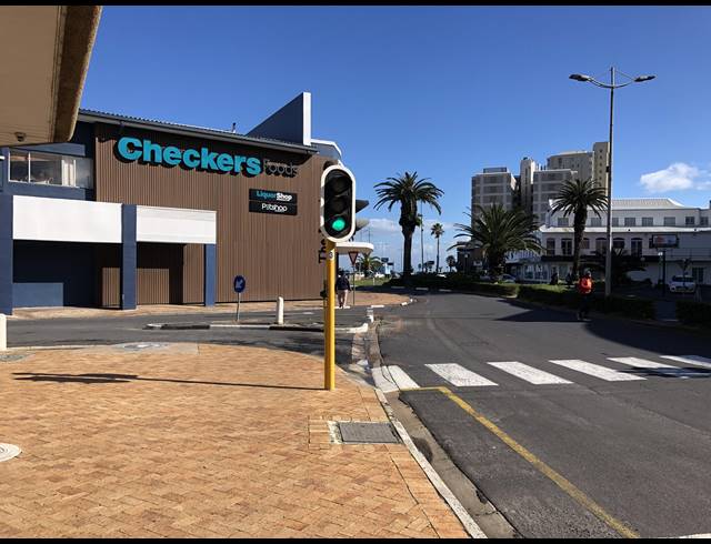 1,710M² BUSINESS CENTRE FOR SALE IN STRAND CENTRAL